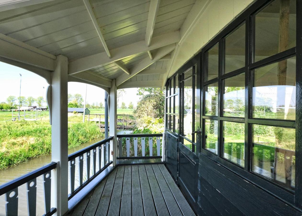 Idyllisch En Knus Met Prachtige Veranda. Oterleek