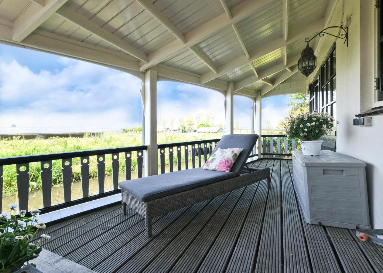 Idyllisch En Knus Met Prachtige Veranda. * Oterleek